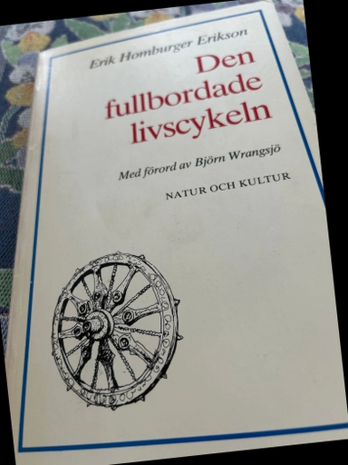 Erikson, E H/Den fullbordade livscykeln