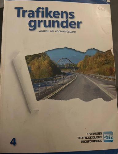 Trafikens grunder; Sveriges trafikskolors riksförbund, Sveriges trafikutbildares riksförbund; 2015