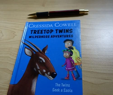 Tvillingarna Trädkronas äventyr i vildmarken: Tvillingarna letar efter en vietnamantilop ; Cressida Cowell; 2020