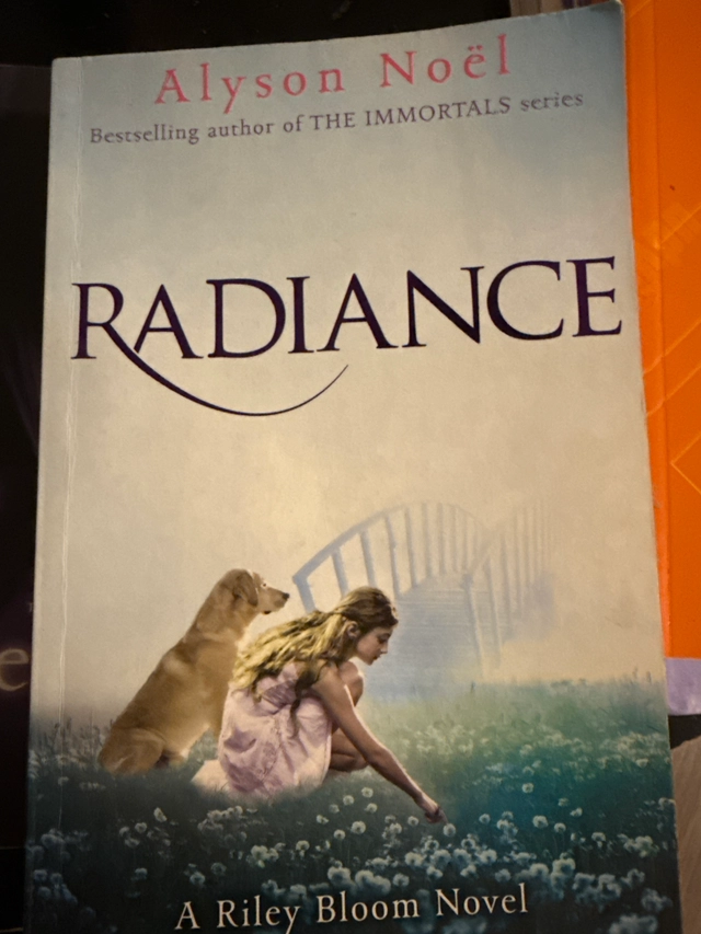 A Riley Bloom Novel: Radiance; Noel Alyson; 2011