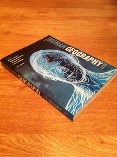 An introduction to human geography : issues for the 21st century; Peter W. Daniels; 2008