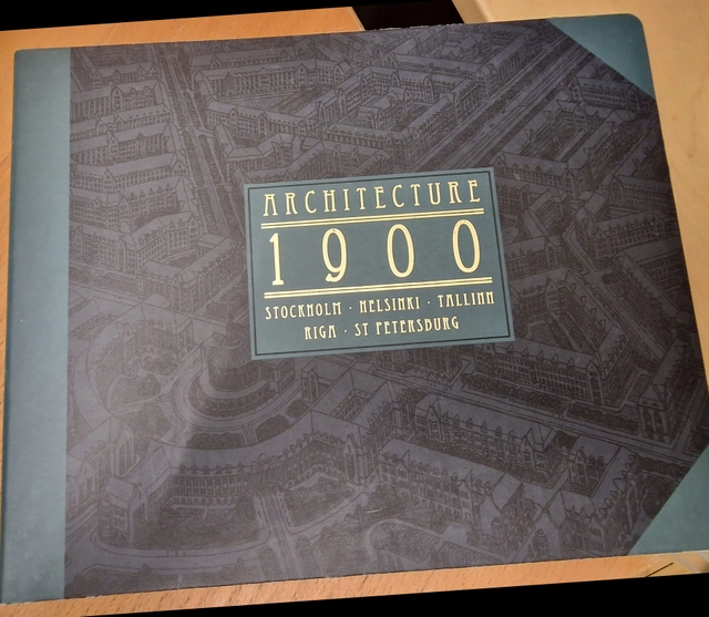 Architecture 1900 : Stockholm, Helsinki, Tallinn, Riga, St. Petersburg; Jeremy Howard, Arkitekturmuseet, Sveriges arkitekturmuseum
(tidigare namn), Sveriges arkitekturmuseum, Statens centrum för arkitektur och design
(senare namn), Statens centrum för arkitektur och design, Museum of Finnish Architecture, Museum of Estonian Architecture, Latvian Museum of Architecture, State Museum of the History of St Peterburg; 2003