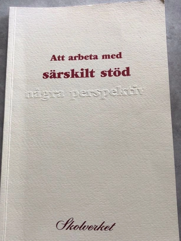 Att arbeta med särskilt stöd : några perspektiv; Sverige. Skolverket, Sverige. Skolöverstyrelsen
(tidigare namn), Sverige. Skolöverstyrelsen, Sverige. Myndigheten för skolutveckling; 2002