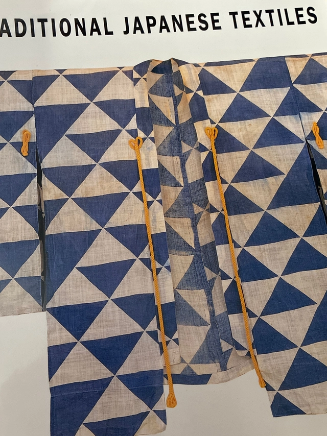 Beyond the Tanabata bridge : traditional Japanese textiles; William Jay Rathbun, Seattle Art Museum, Institute of Seattle
(tidigare namn), Institute of Seattle; 1993