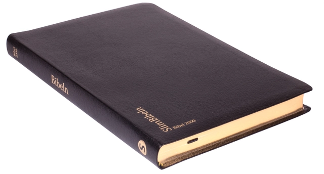 Bibel 2000 slimline svart cabra; 2017