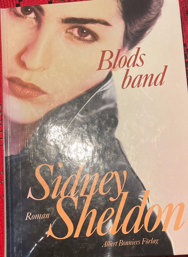 Blodsband; Sidney Sheldon; 2000