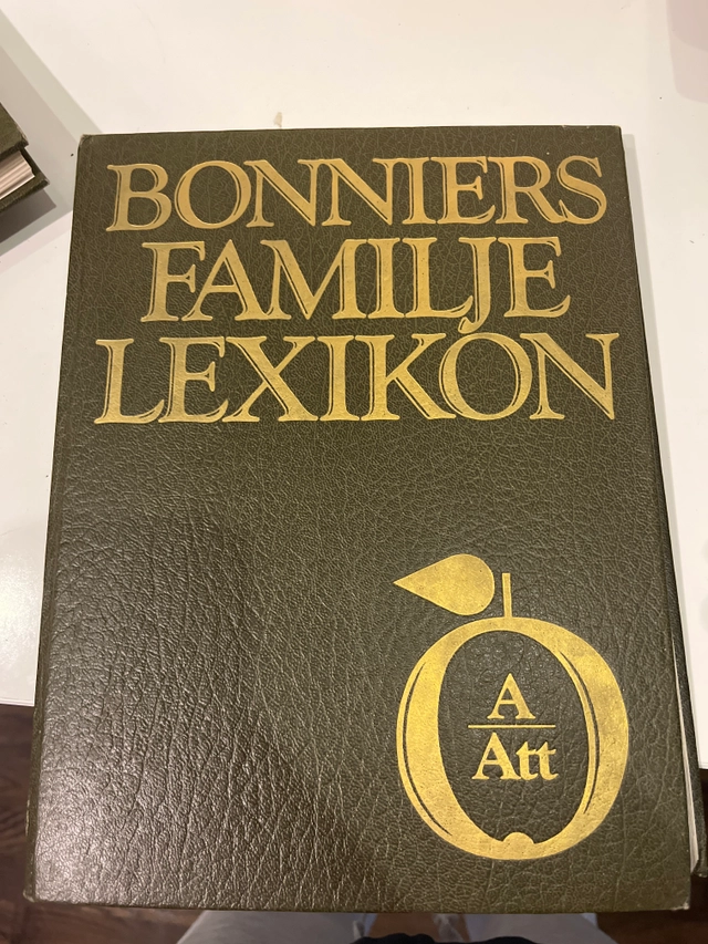 Bonniers familjelexikon; Lena Ahlgren, Sven Lidman, Ann-Marie Lund; 1982