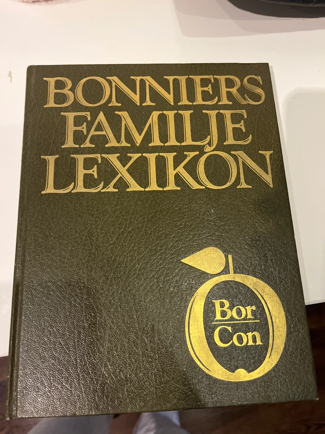 Bonniers familjelexikon; Lena Ahlgren, Sven Lidman, Ann-Marie Lund; 1982
