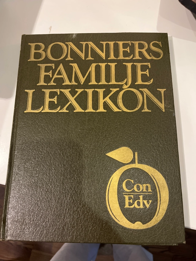 Bonniers familjelexikon; Lena Ahlgren, Sven Lidman, Ann-Marie Lund; 1983