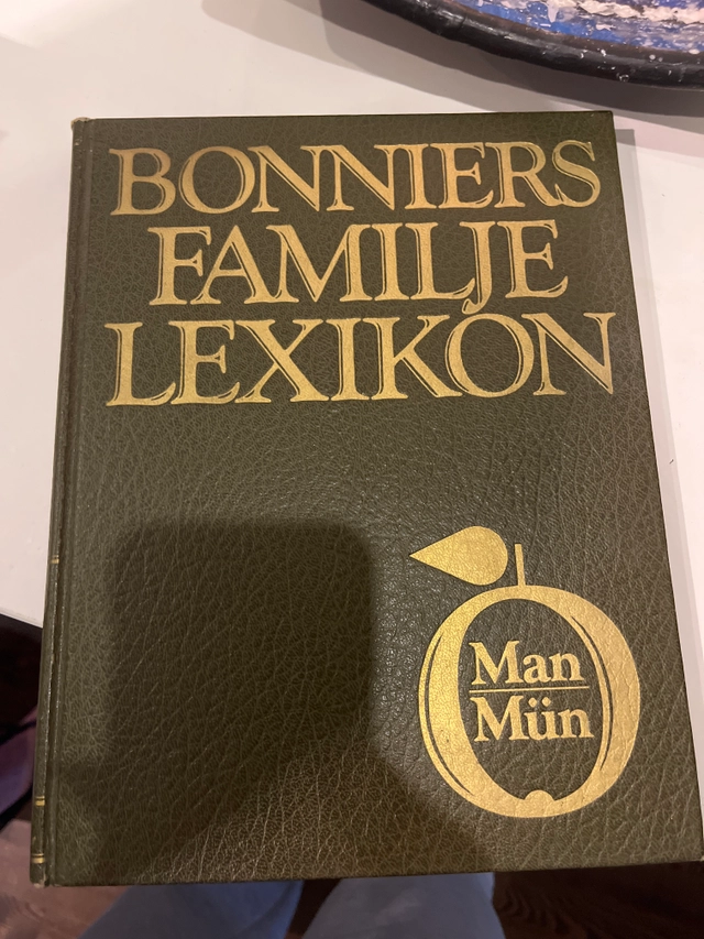 Bonniers familjelexikon; Lena Ahlgren, Sven Lidman, Ann-Marie Lund; 1984