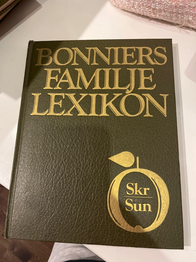 Bonniers familjelexikon; Lena Ahlgren, Sven Lidman, Ann-Marie Lund; 1986