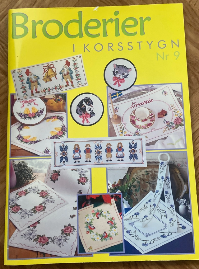 Broderier i korsstygn; Bodil Andersson, Svarta fåret AB; 2000