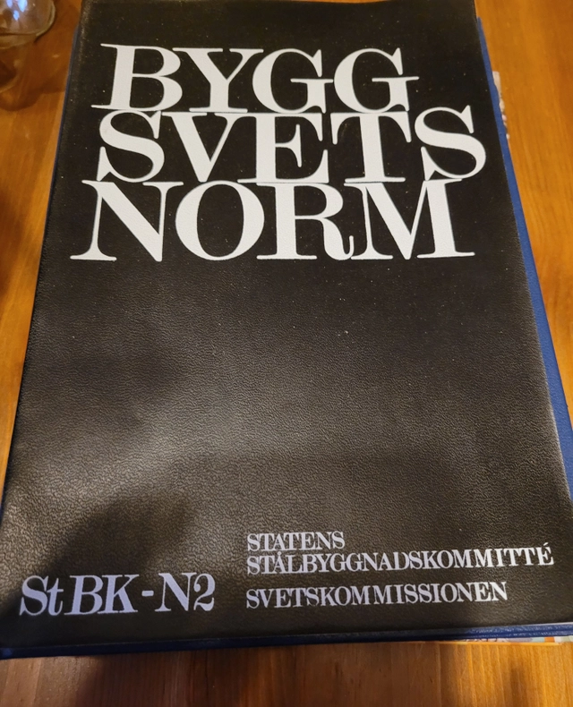 Byggsvetsnorm : fastställd av Byggnadsstyrelsen ... år 1974 att gälla från tidpunkten för utgivningen eller den senare tidpunkt som vederbörande verk meddelar; Statens stålbyggnadskommitté; 1974