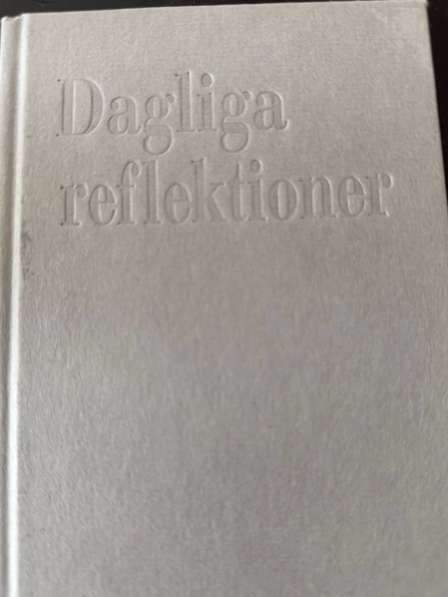 Dagliga reflexioner : en bok med reflexioner av AA-medlemmar för AA-medlemmar; Anonyma alkoholister; 2011