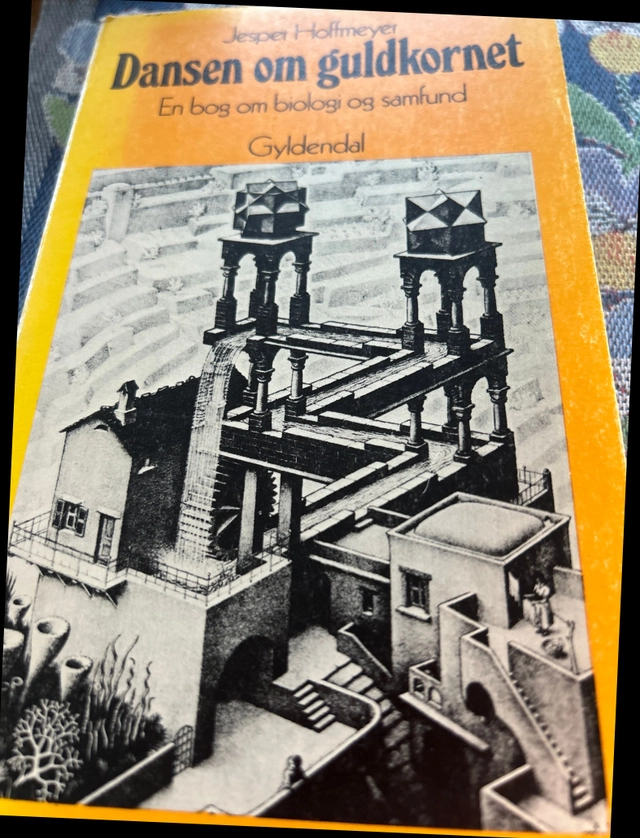 Dansen om guldkornet: en bog om biologi og samfund; Jesper Hoffmeyer; 1975
