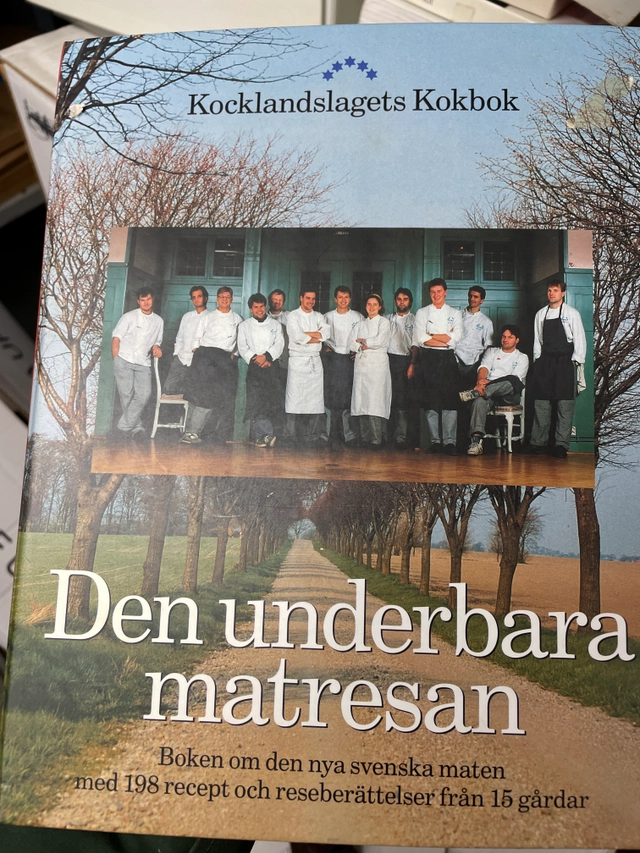 Den underbara matresan : boken om den nya svenska maten med 198 recept och reseberättelser från 15 gårdar; Lennart Hagerfors; 1997