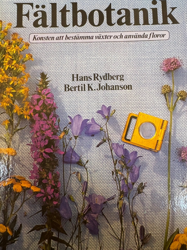 Fältbotanik : konsten att bestämma växter och använda floror; Hans Rydberg; 1984