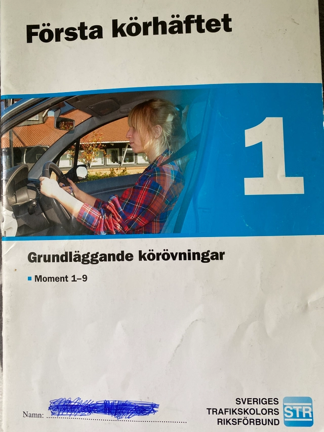 Första körhäftet : grundläggande körövningar - moment 1-9; 2013