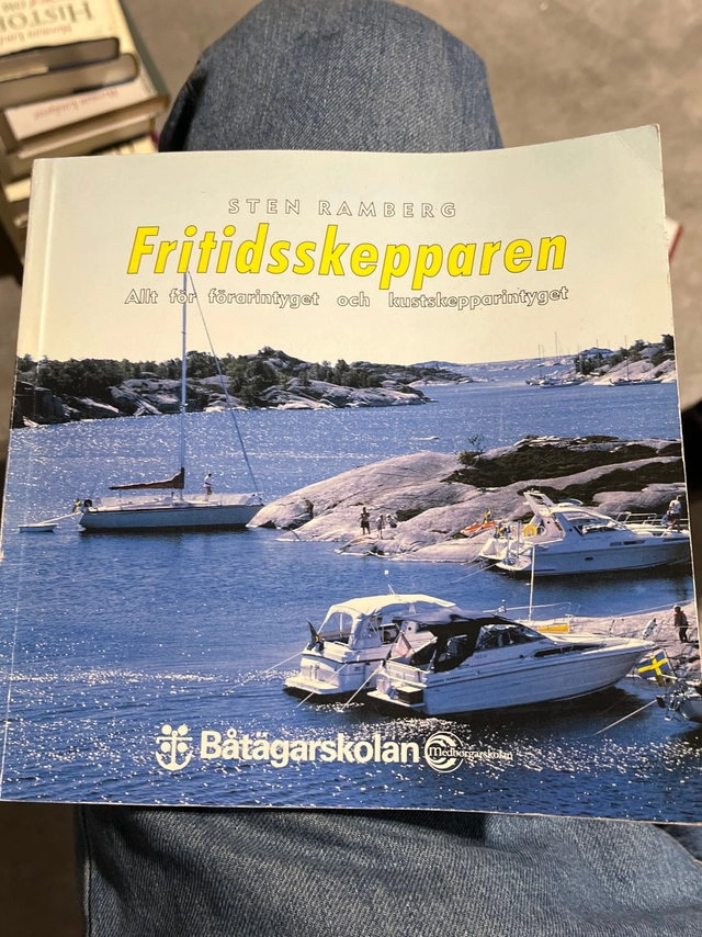Fritidsskepparen : [allt för förarintyget och kustskepparintyget]; Sten Ramberg; 1998