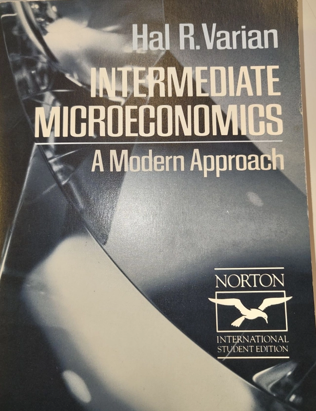 Intermediate microeconomics : a modern approach; Hal R. Varian; 1987
