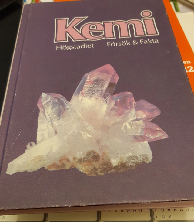 Kemi : högstadiet. · [Faktabok]; Gert Mårtensson; 1987