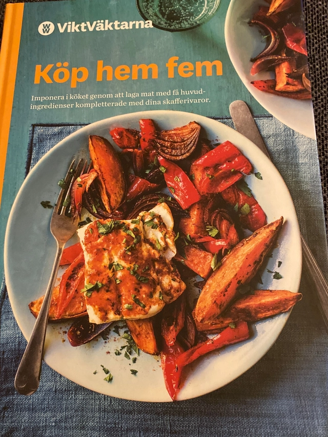 Köp hem fem : imponera i köket genom att laga mat med få huvudingredienser kompletterade med dina skafferivanor; Viktväktarna WW; 2020