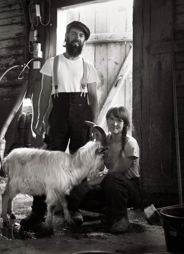 Köttbonden : att föda upp, slakt och tillaga riktigt bra kött; Lina Westman, Oscar Westman; 2015