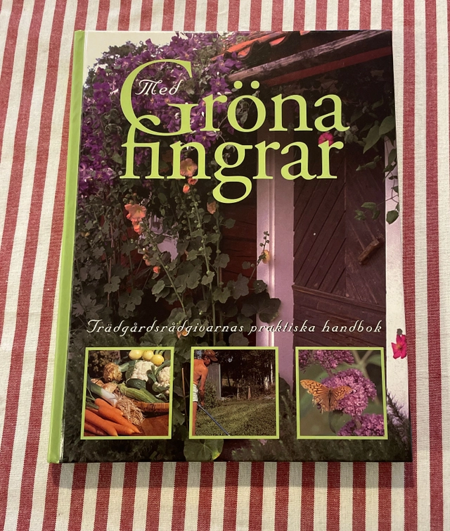 Med gröna fingrar : trädgårdsrådgivarnas praktiska handbok; Sune Berg, Annalena Magnusson, Den miljövänliga trädgården; 1997