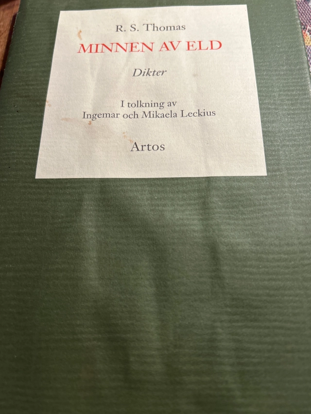 Minnen av eld : dikter; Thomas; 1995
