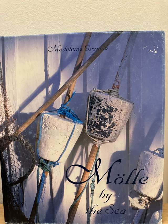 Mölle by the sea; Madeleine Granvik; 2000