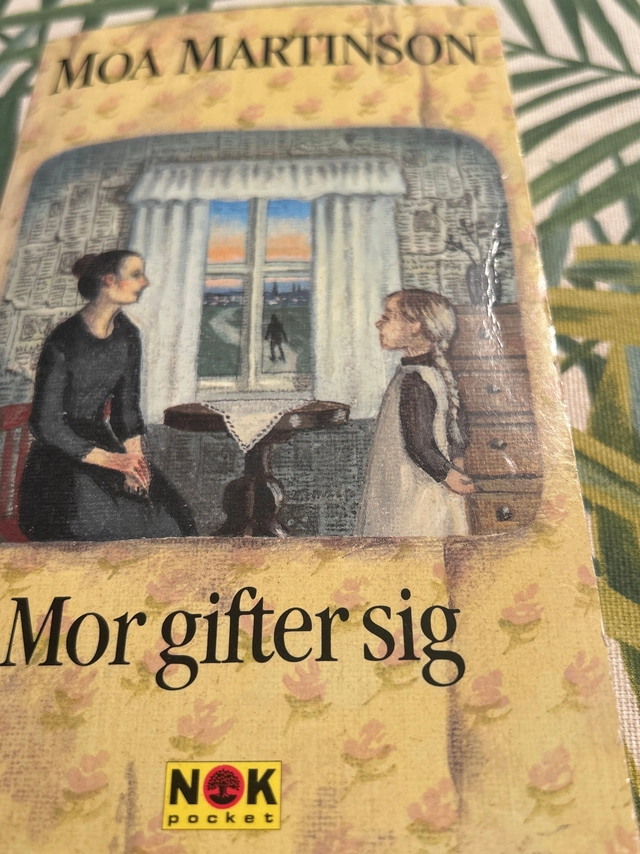 Mor gifter sig; Moa Martinson; 1990