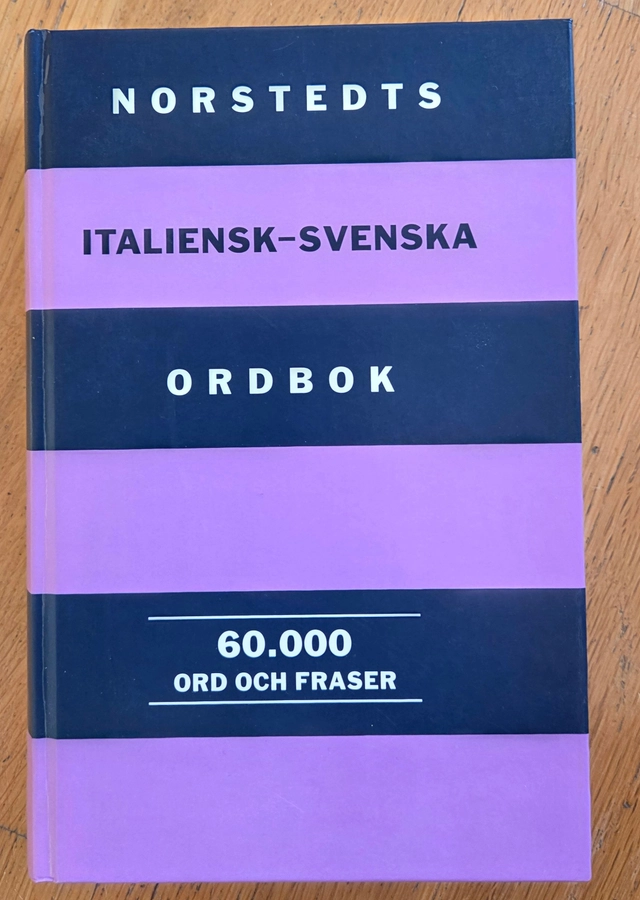 Norstedts italiensk-svenska ordbok : 60.000 ord och fraser; Sören Johansson; 1994