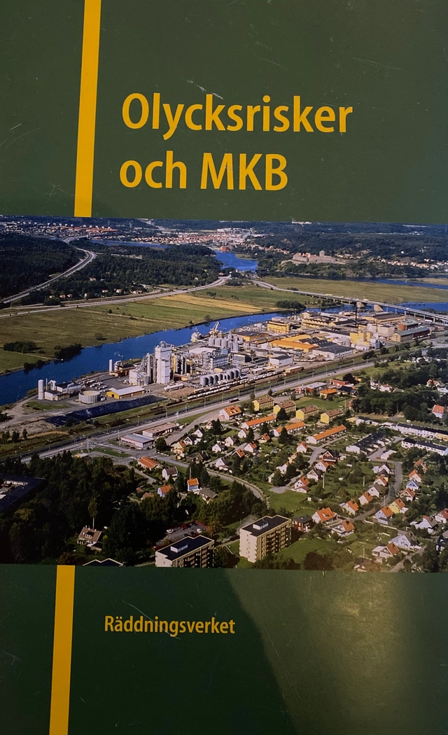 Olycksrisker och MKB; Anna-Lena Göransson, Sverige. Statens räddningsverk, Sverige. Civilförsvarsstyrelsen
(tidigare namn), Sverige. Civilförsvarsstyrelsen, Statens brandnämnd
(tidigare namn), Statens brandnämnd; 2001