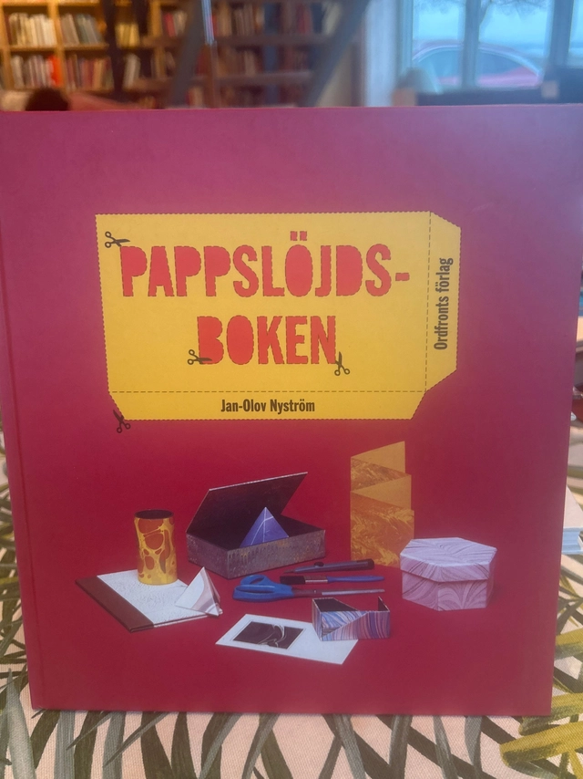 Pappslöjdsboken; Jan-Olov Nyström; 1992