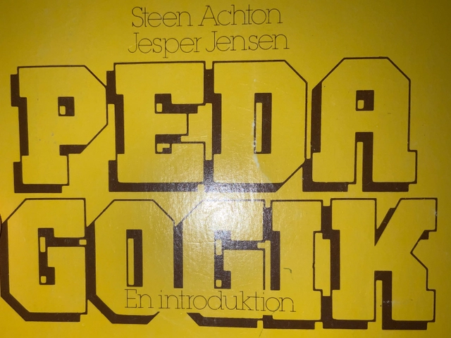 Pedagogik : en introduktion; Steen Achton; 1980