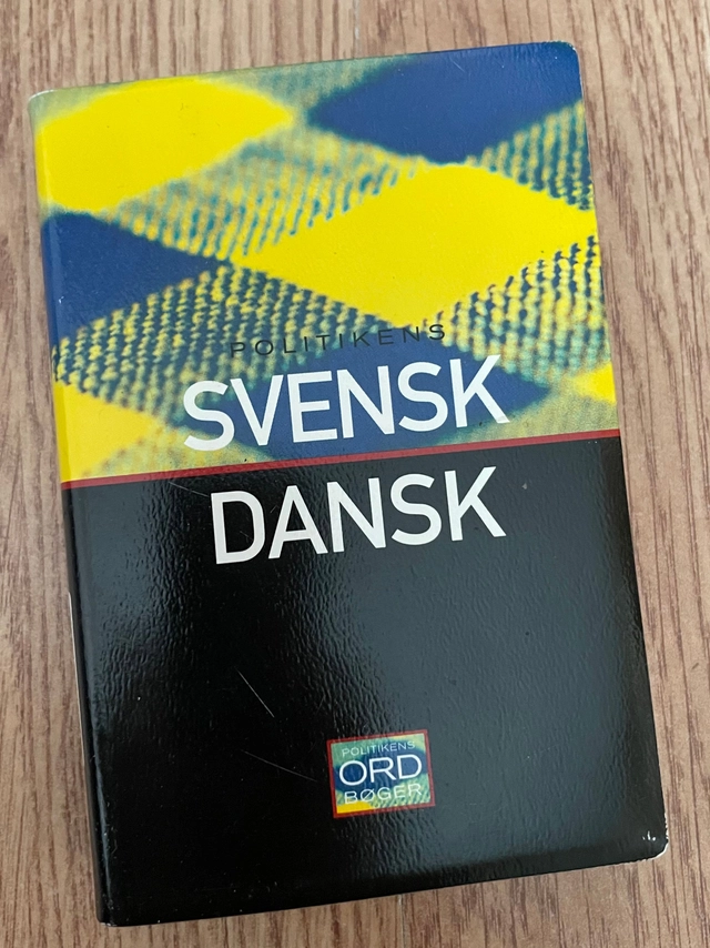 Politikens svensk-dansk = Politikens dansk-svensk; Jan Katlev; 2004