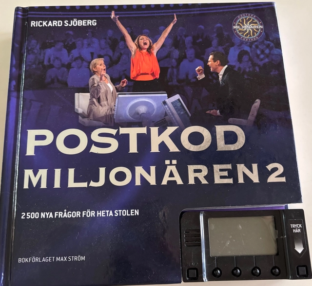 Postkodmiljonären : 2500 nya frågor för heta stolen; Rickard Sjöberg; 2016
