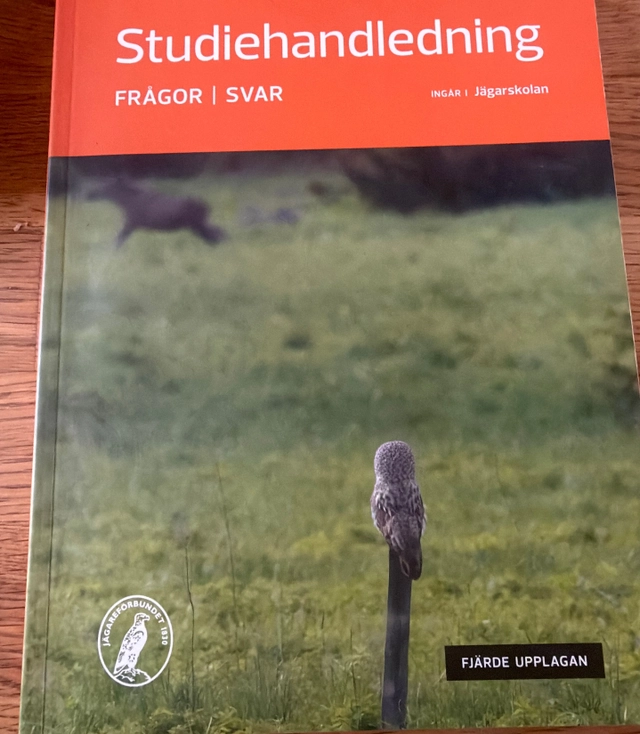 Studiehandledning : med instuderingsfrågor; Ulf Lindroth; 2024