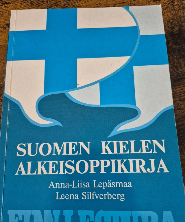 Suomen kielen alkeisoppikirja; Anna-Liisa Lepäsmaa; 1998