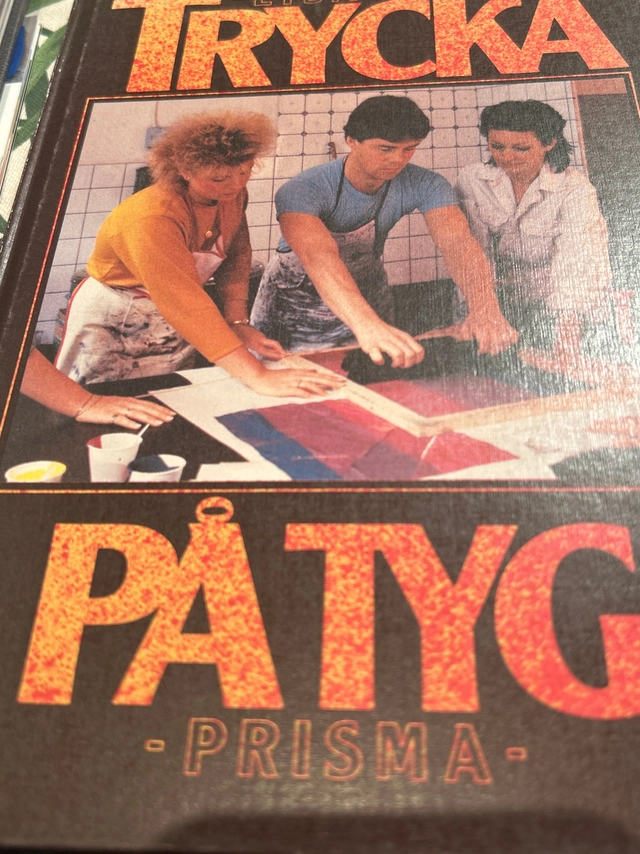 Trycka på tyg; Lisa Allvar; 1984