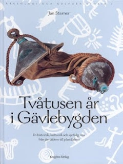 Tvåtusen år i Gävlebygden. En historisk, kulturell och språklig resa från järnåldern till plaståldern.; Jan Sterner; 1999