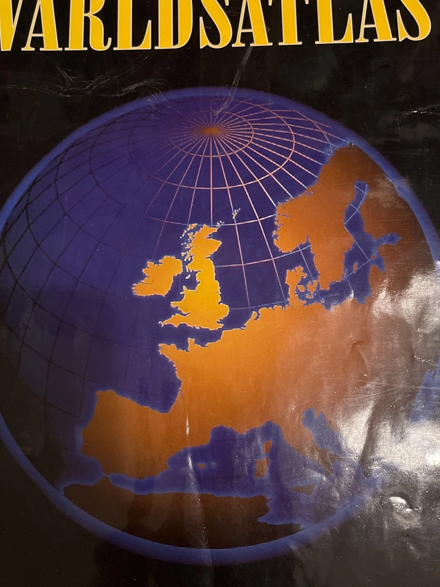 Världsatlas; Maps International; 1996