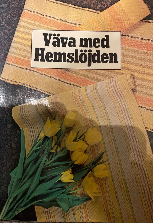 Väva med Hemslöjden; Svenska hemslöjdsföreningarnas riksförbund; 1980